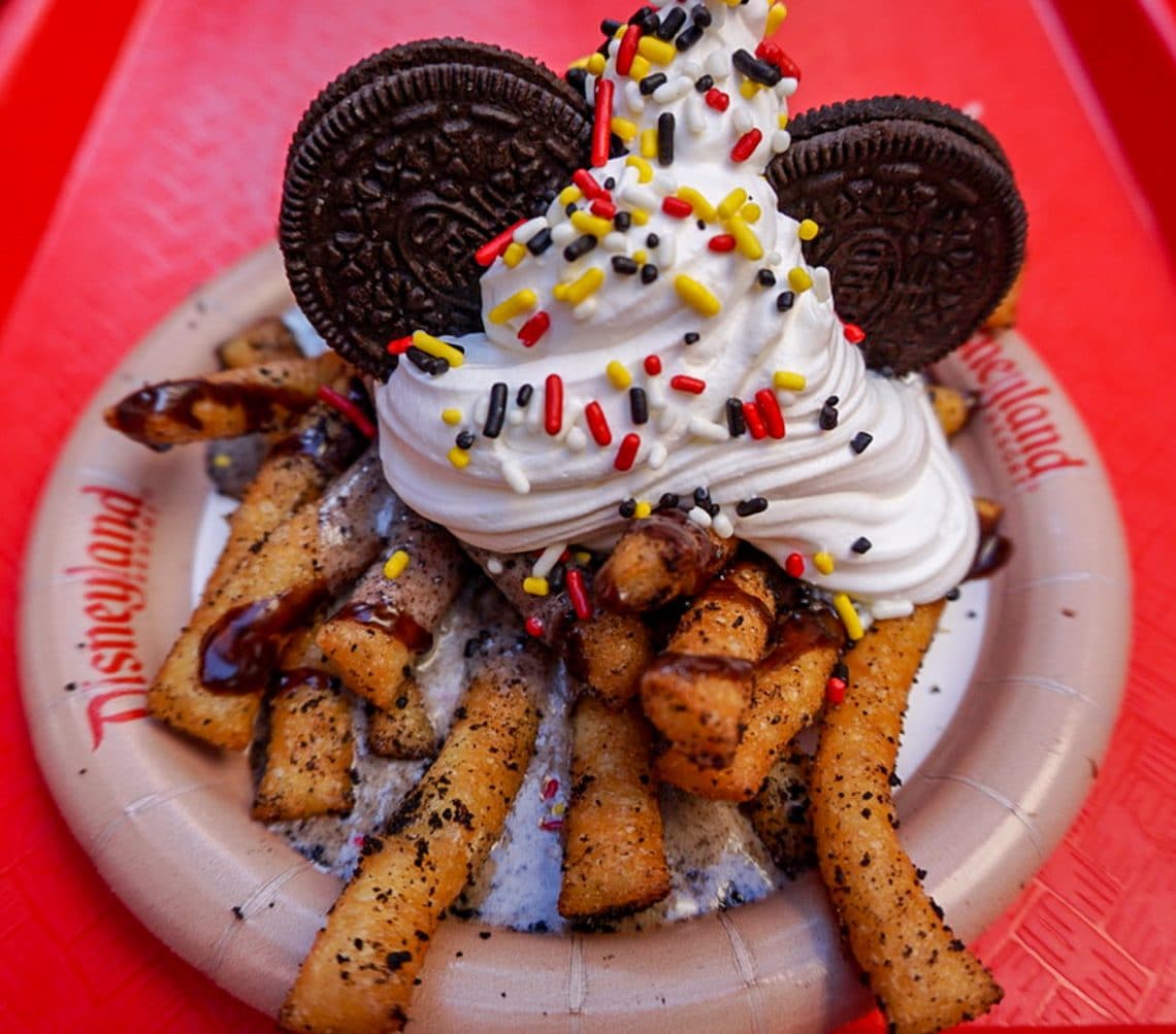 An Inside Scoop of the 12 Best Disneyland Desserts!