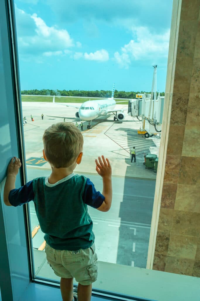 Best travel toys & games to entertain a toddler on a plane